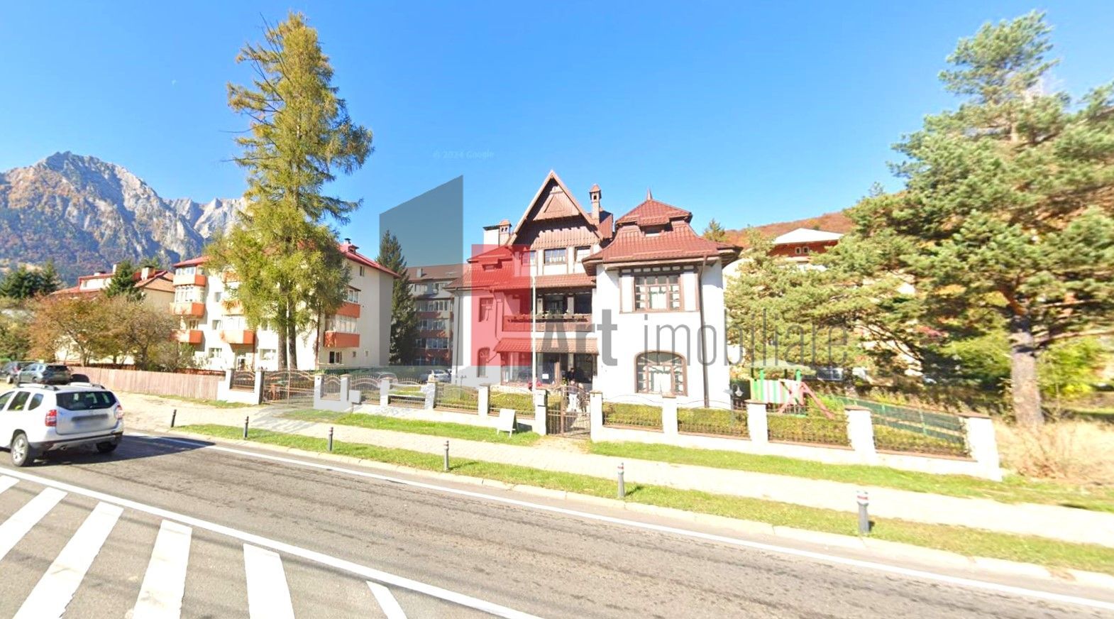 Vila Pensiune in Busteni | zona centrala | afacere functionala - Poză 1