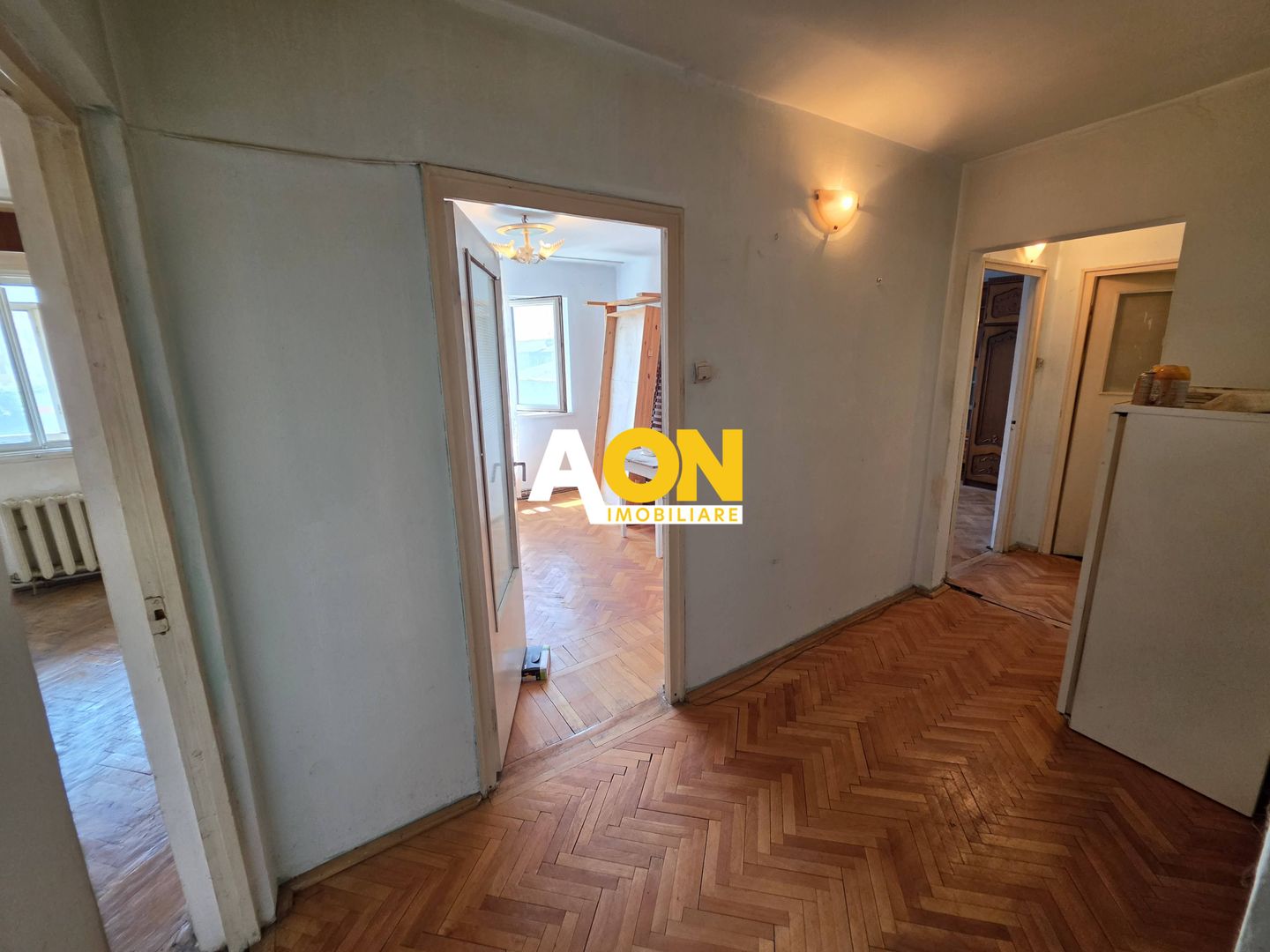 Apartament 3 camere, Cetate, 65 mp utili, et.5. Necesita renovare - Poză 4