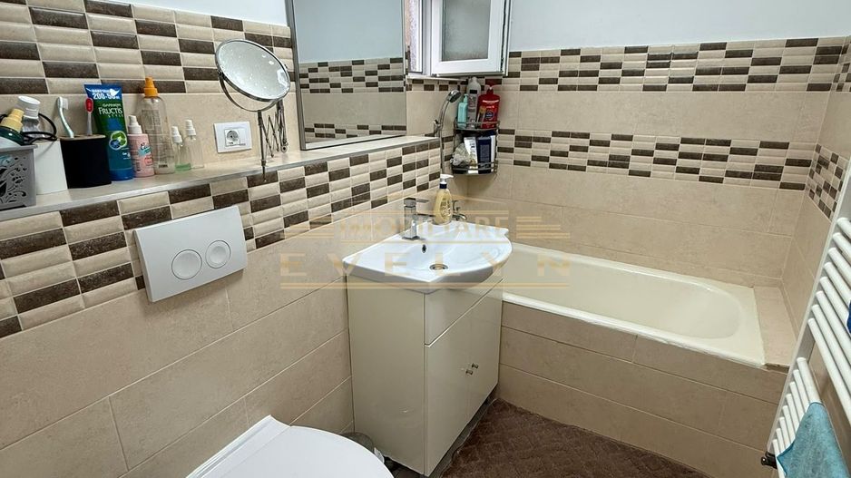 Apartament cu 3 camere, renovat integral, mobilat și utilat - Poză 8