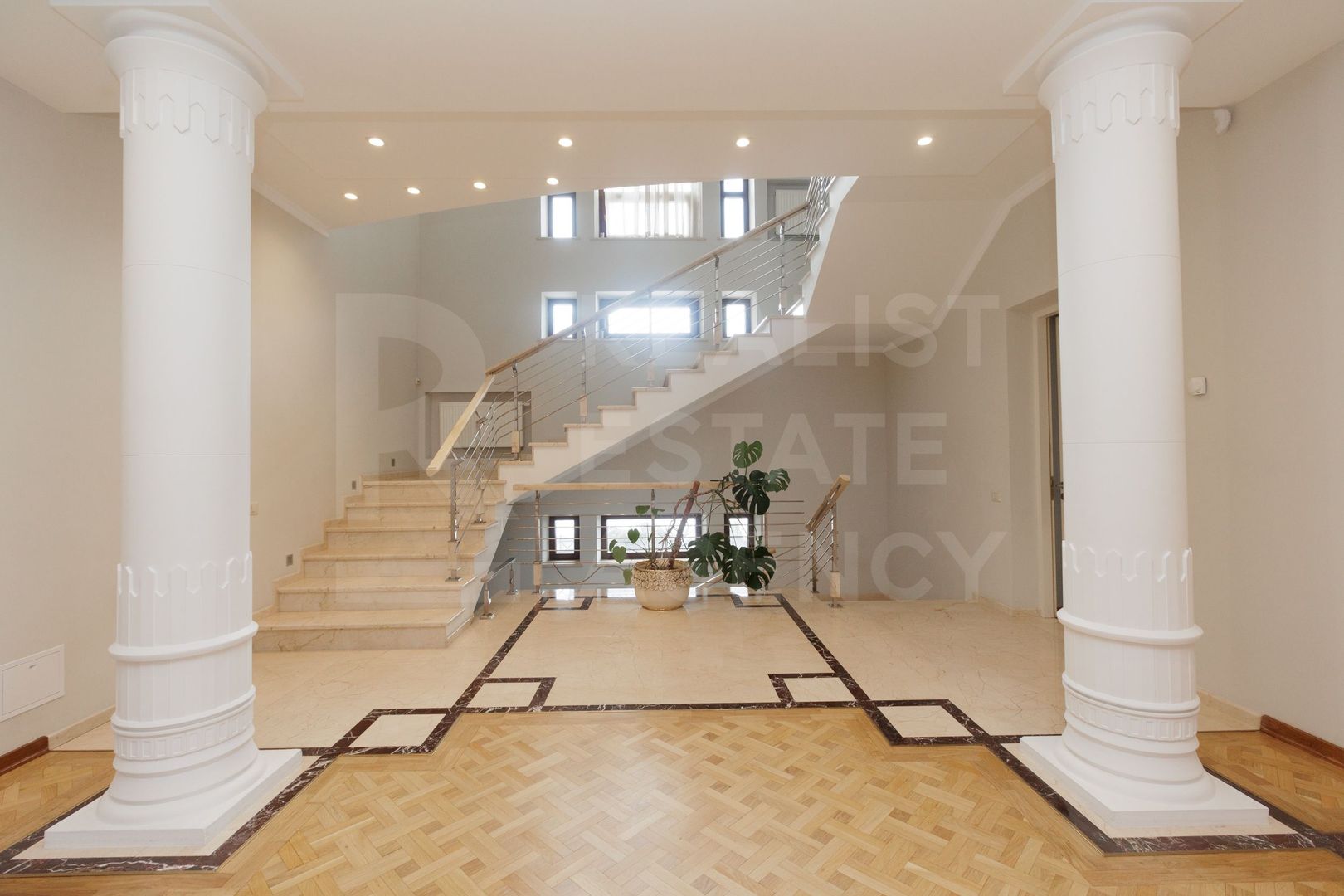 Chirie, casă, 3 nivele, strada Frumoasa, Centru - Poză 4