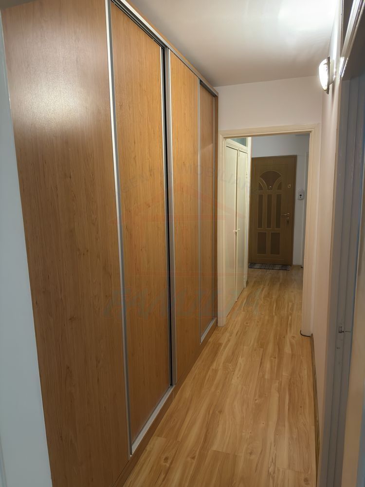 Apartament 3 camere decomandate, etaj 2 – zona Piata Centrala - Poză 4