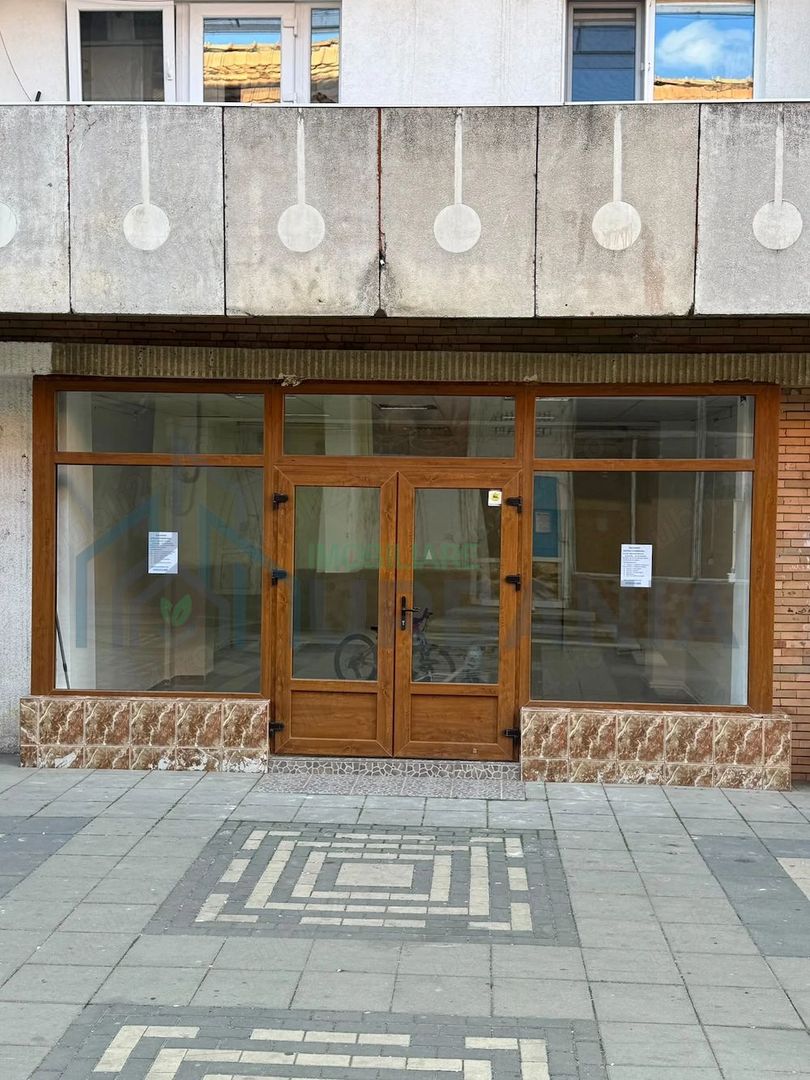 Spațiu comercial de închiriat pe esplanada Pascani - Poză 2