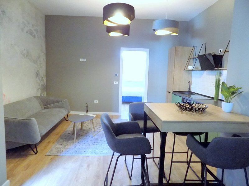 Apartament  3 camere cu grădină și dotări moderne, în zona Bălcescu - Poză 3
