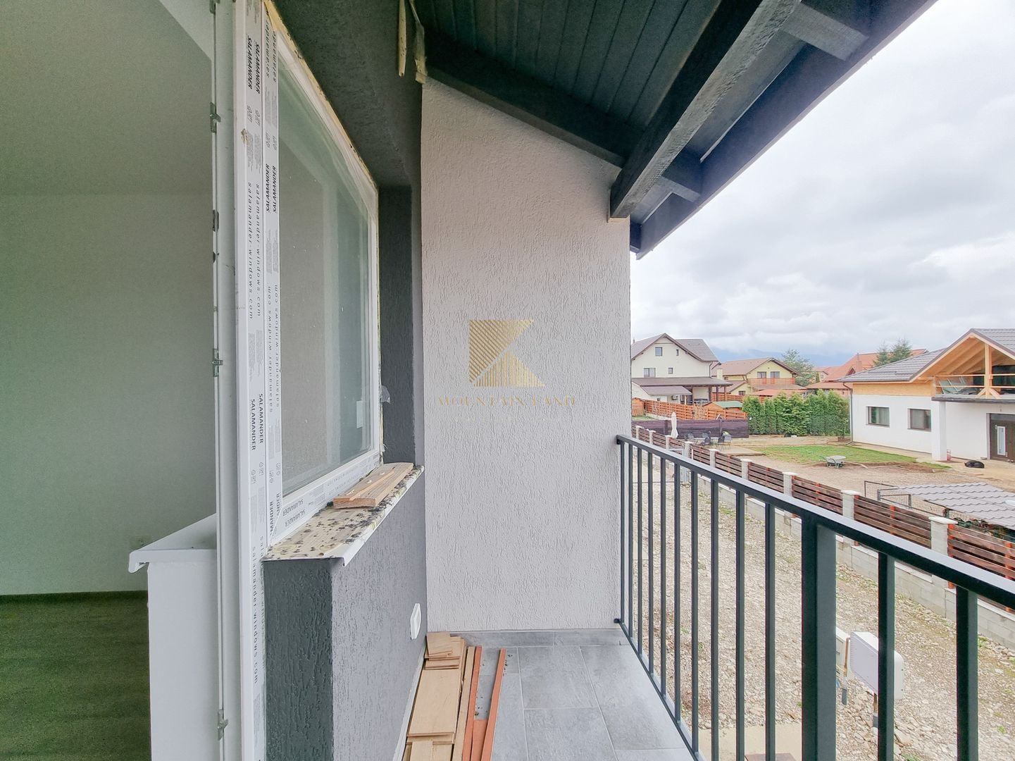 Casă însiruită cu 4 camere și curte proprie – Cartier Izvor, Str. Salc - Poză 18