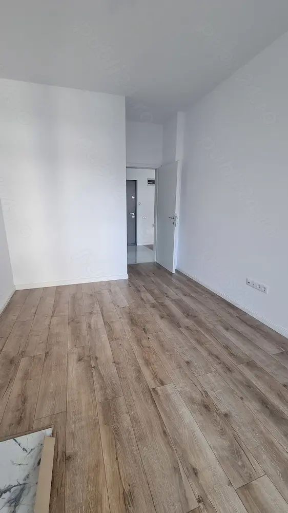 Apartament de vanzare 2 camere, etaj intermediar, terasa, garaj - Poză 2