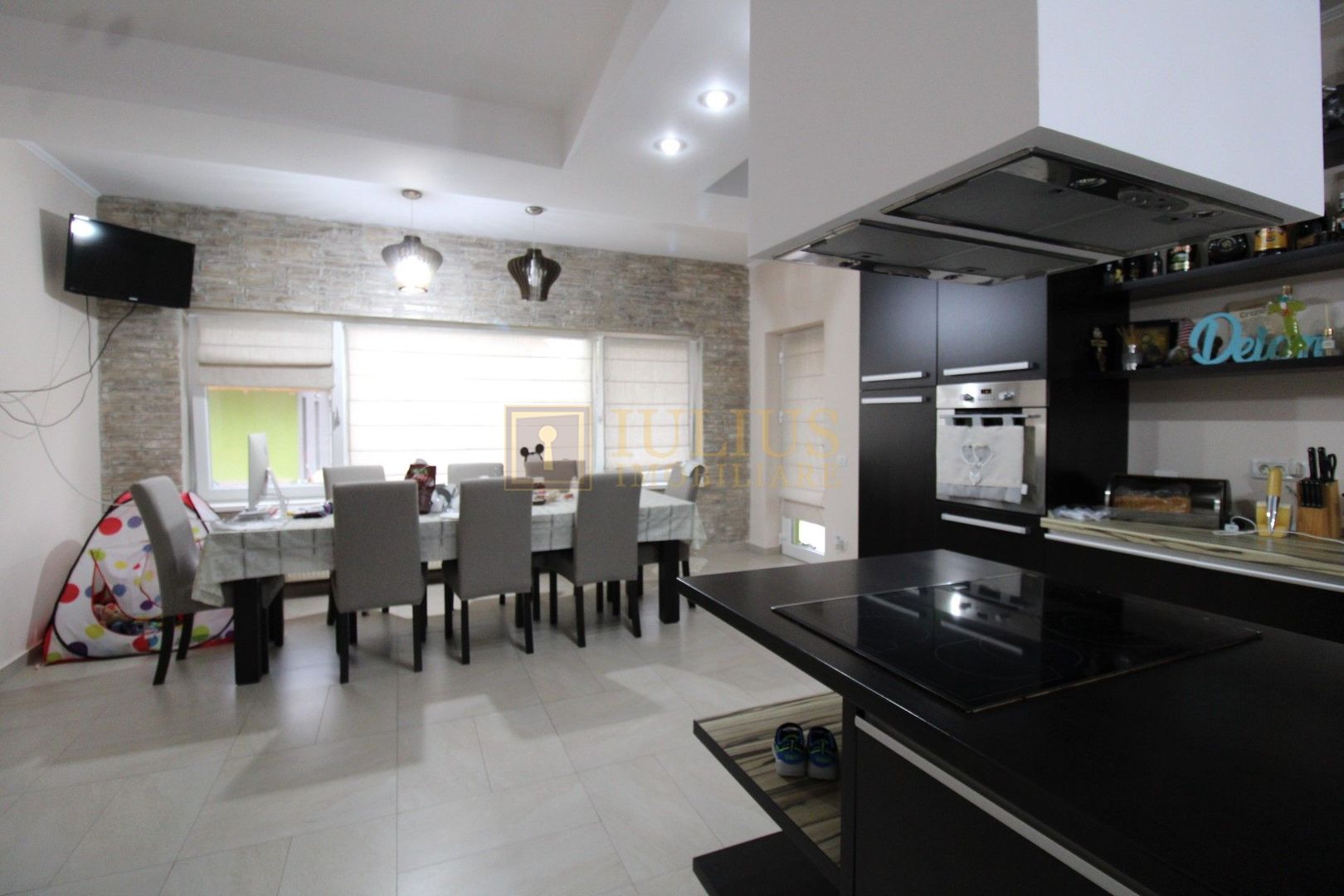 Sat Giroc, ideal pentru diverse afaceri sau pentru locuit. - Poză 7