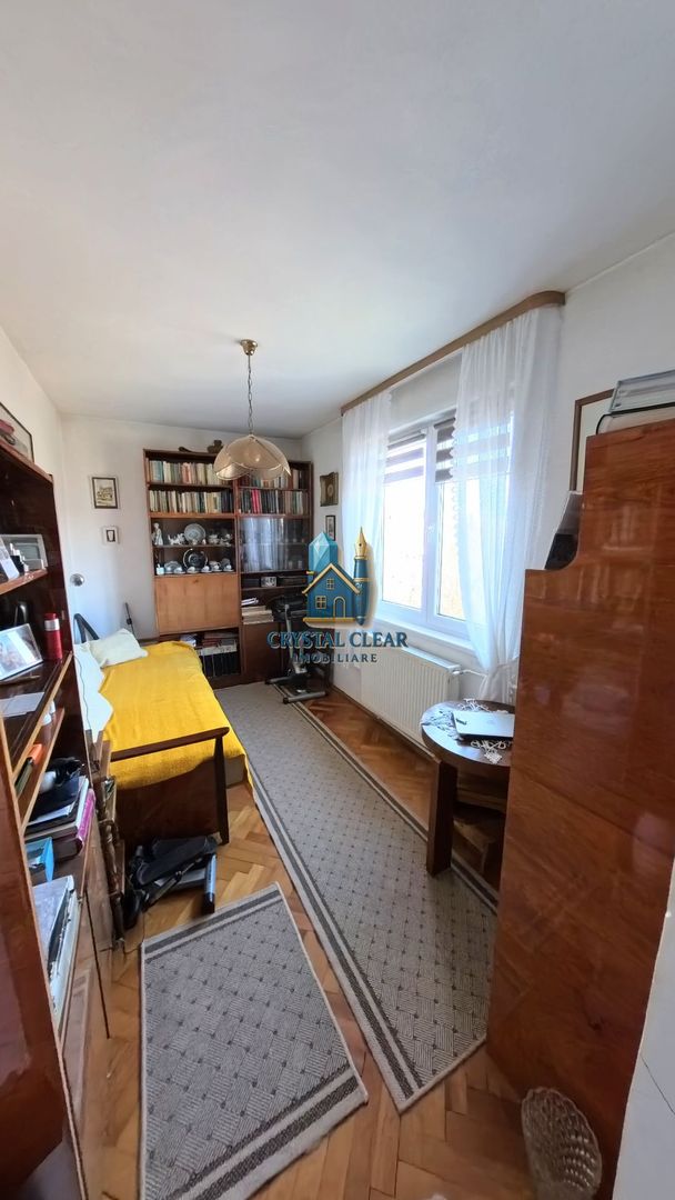 Două case în curte comună, 6 camere + 385 teren - zona semicentrală - Poză 2