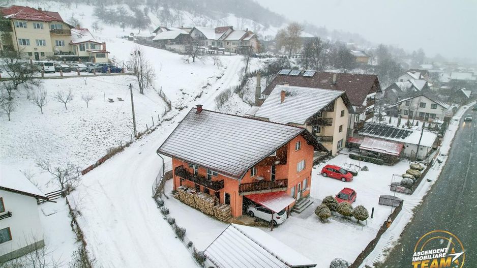 In regiune pitoreasca, cu view montan, Moeciu de Jos, Bran, Brasov - Poză 26