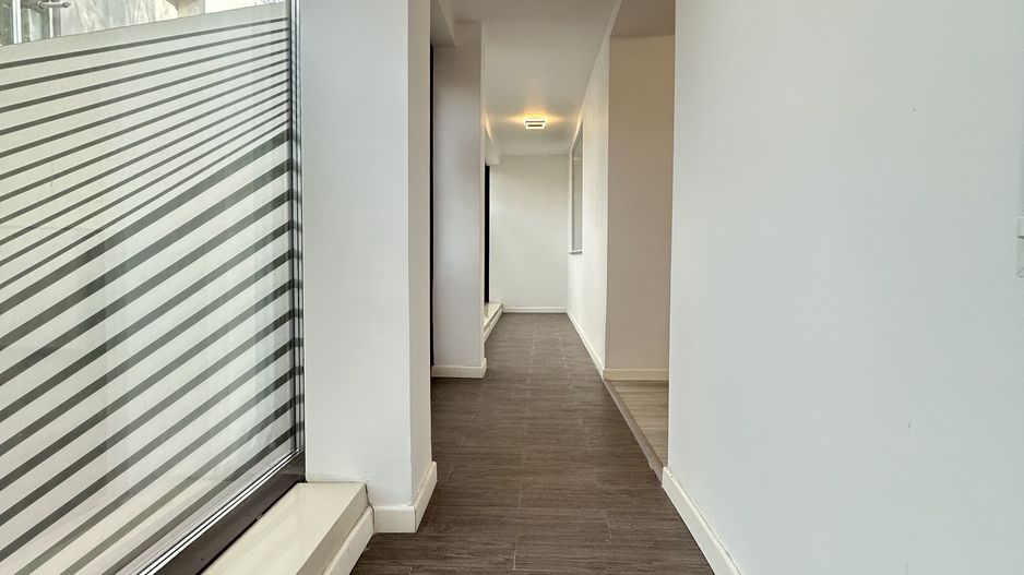 Spațiu pretabil sediu firmă sau activitate comercială - Tomis II - Poză 11