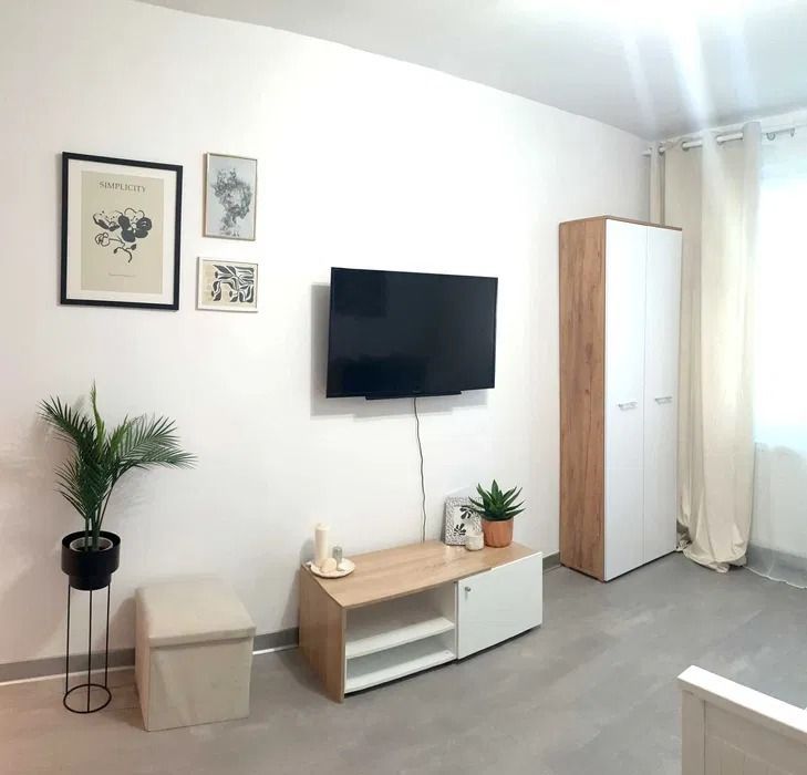 GARSONIERA GROZAVESTI, BUCATARIE DESCHISA, MODERN, METROU 7 MINUTE - Poză 1