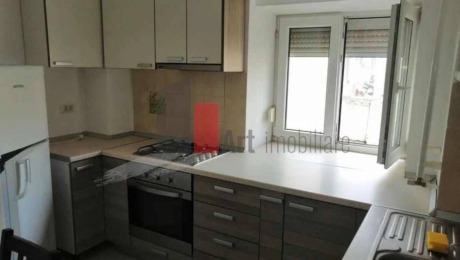 3 Camere Decebal - Poză 1