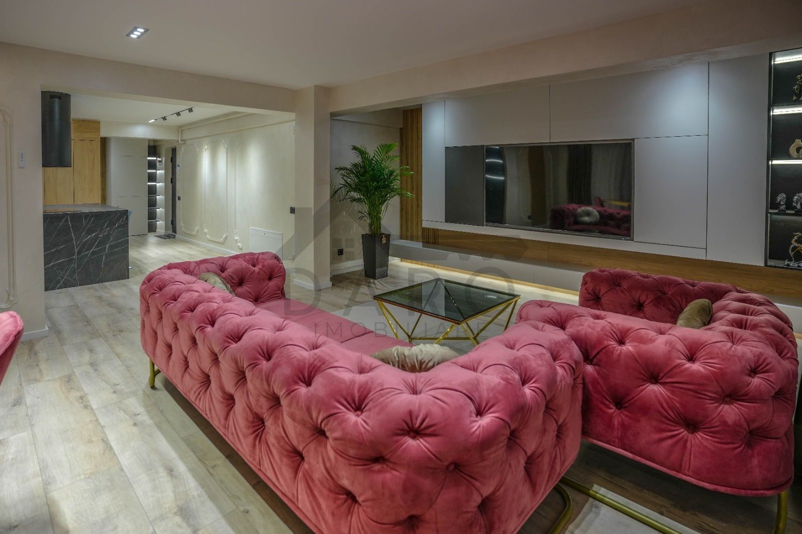 Penthouse de închiriat . - Poză 1