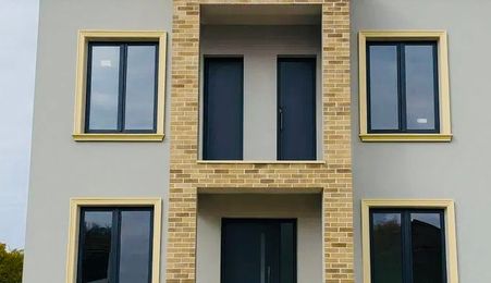 Casǎ Modernǎ cu dublu front zona Dealuri Oradea D+P+E