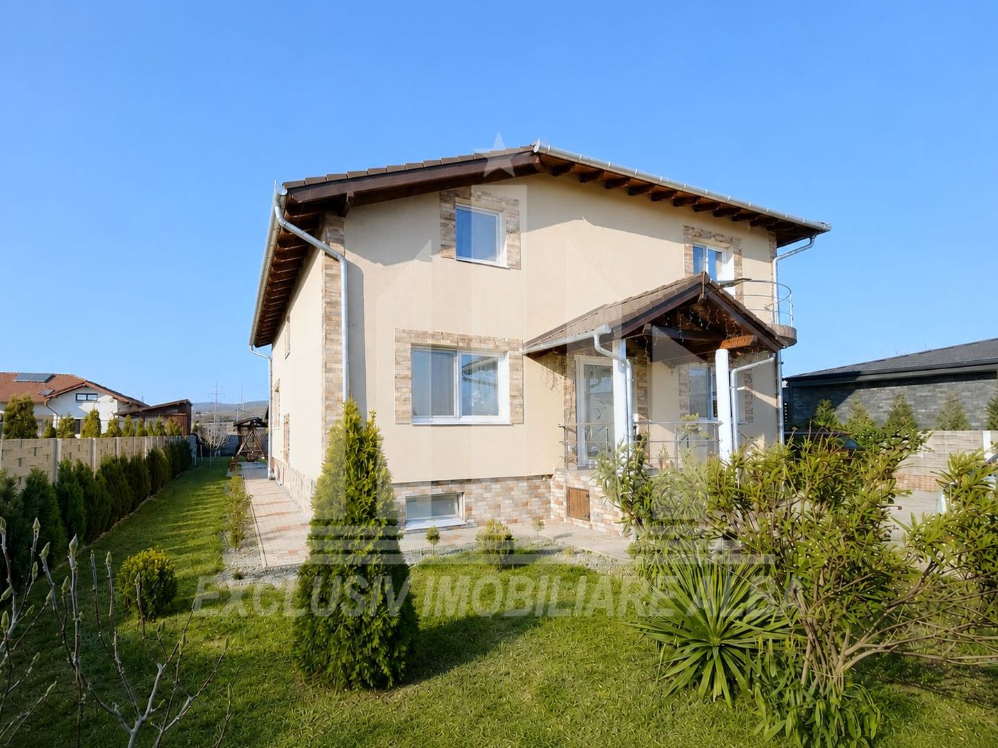 Casa individuala | 390 mp | 1000 mp teren | Alee privata | Barabant - Poză 1