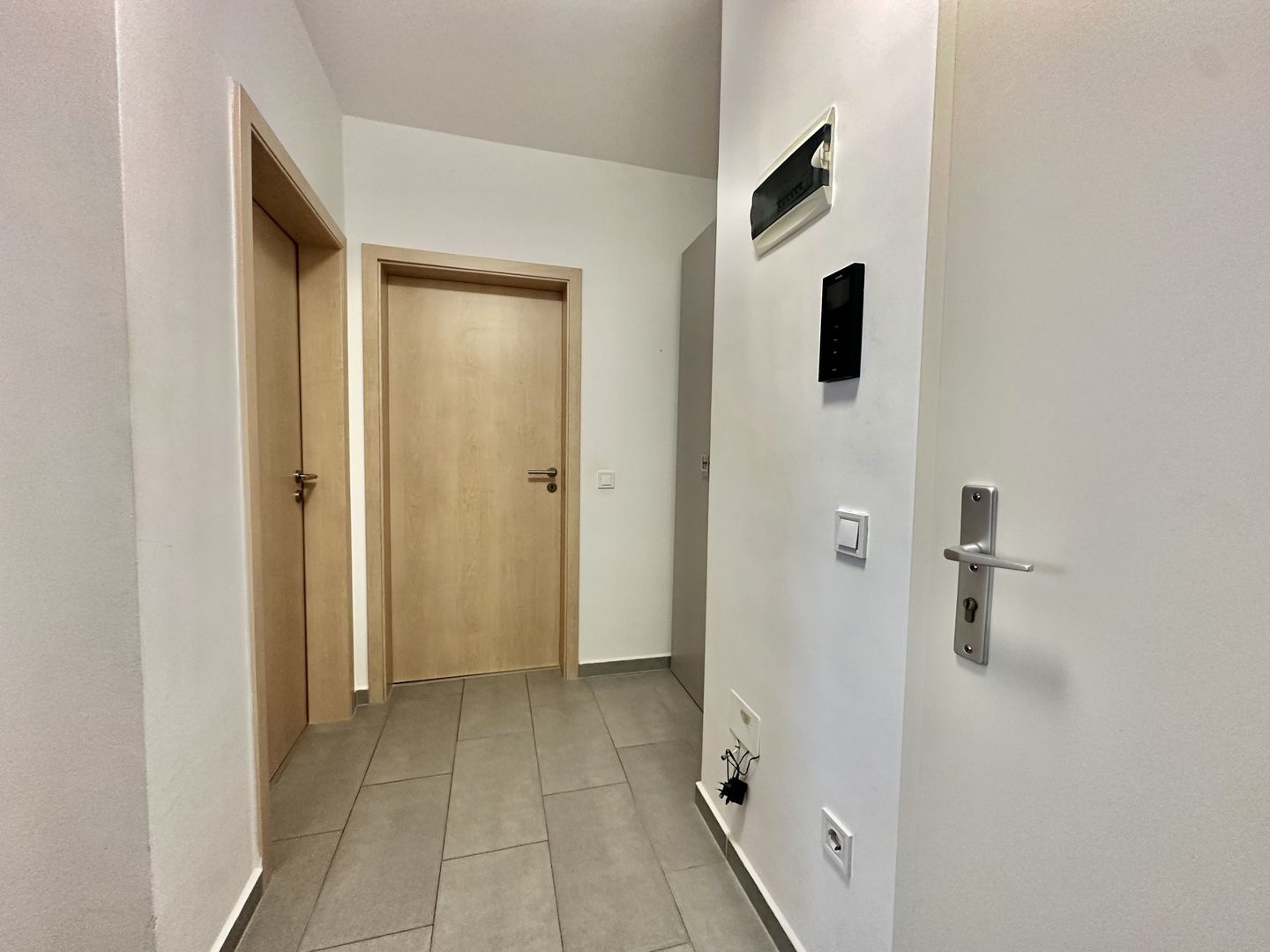 Garsoniera de inchiriat, zona Coresi - Poză 4