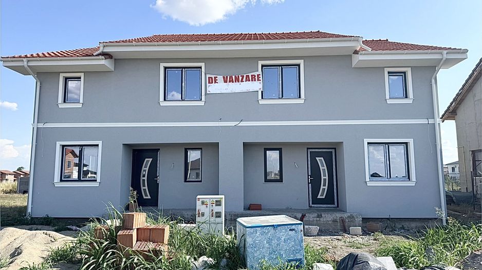 Sacalaz, 1/2 Duplex P+M, 4 Camere,2 Bai,Terasa Acoperita - Poză 1