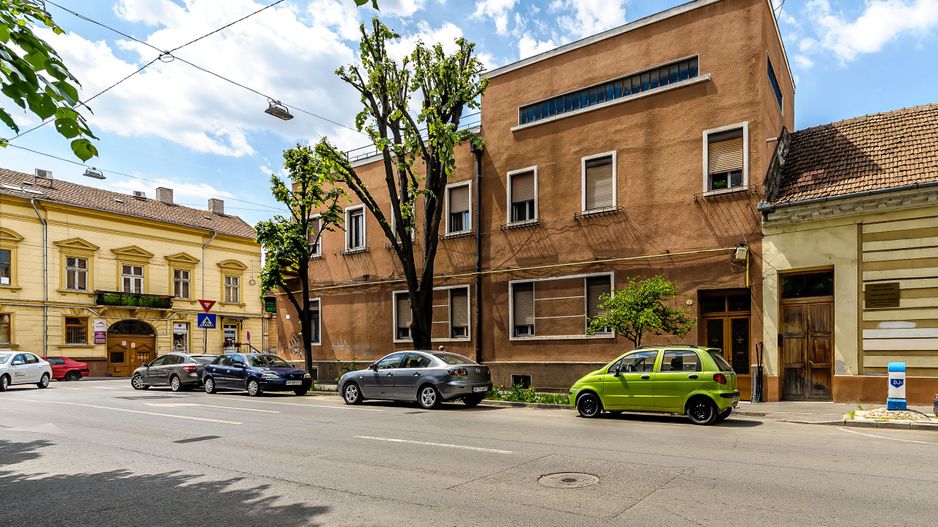 Apartament cu 2 camere, ultracentral, etajul 1 - Poză 1