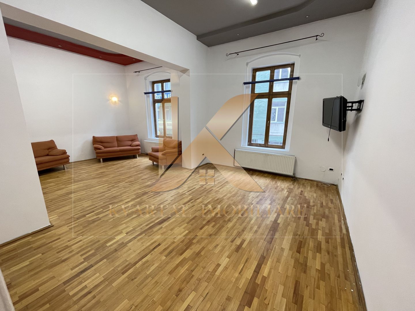 Apartament la cheie 3 camere , parcare 125mp Zona Centrală (Eminescu)! - Poză 1