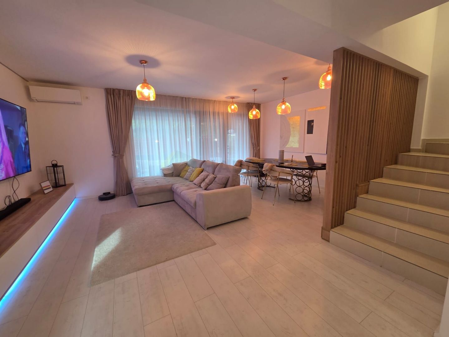 Vilă tip duplex cu mansardă, piscină și design modern – Tunari - Poză 6