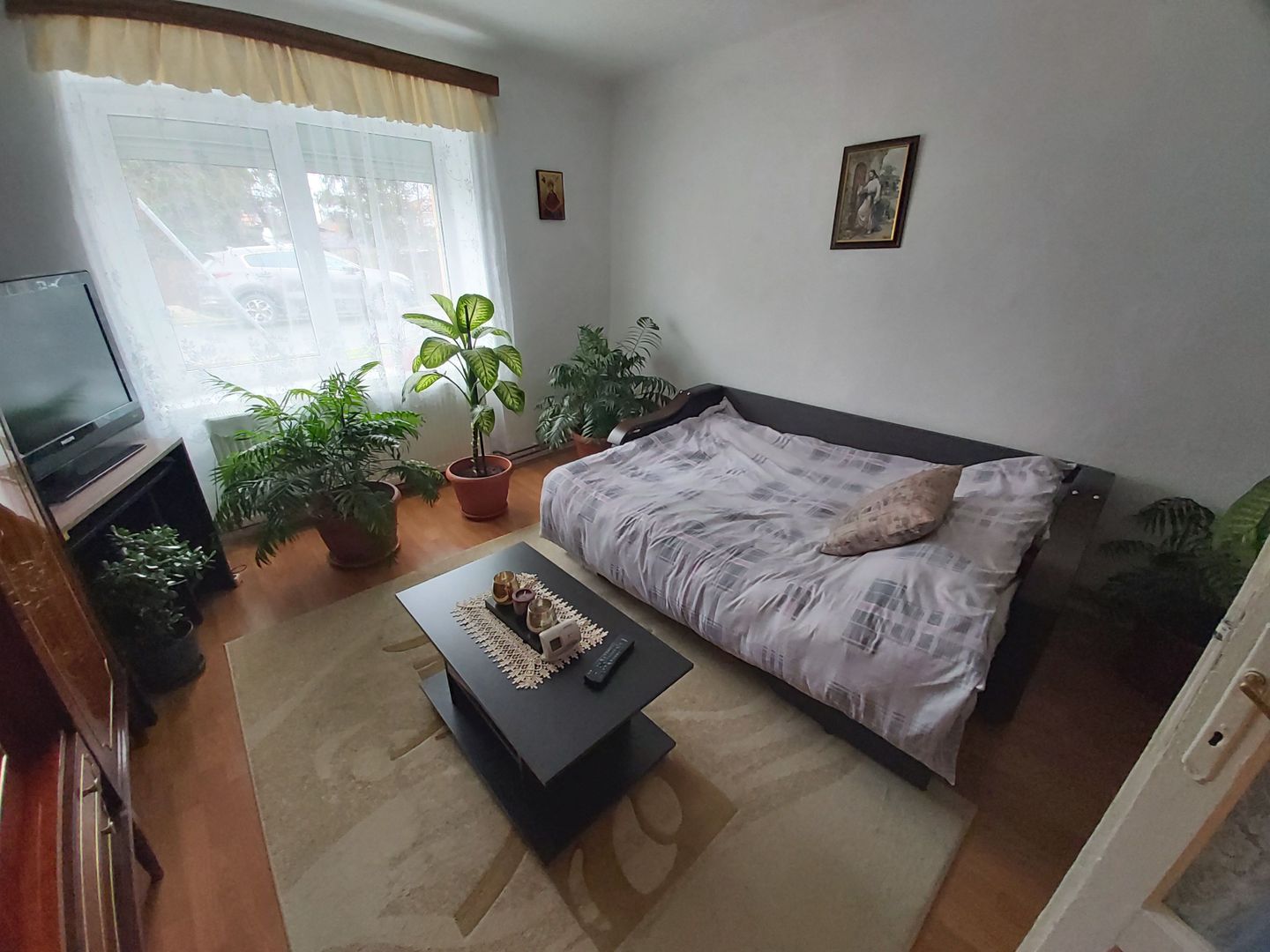 Casa de vanzare cu teren generos - Poză 5