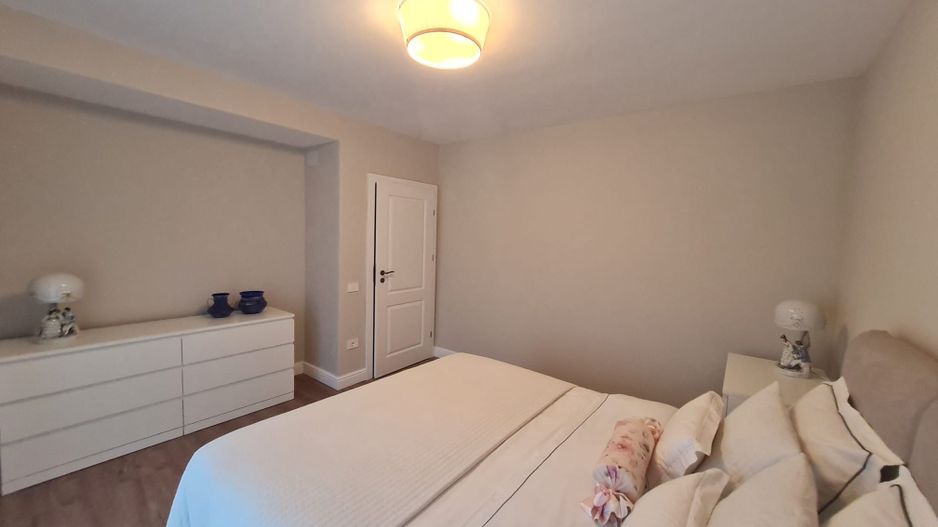 Casă ultrafinisata in zona Parcului central Dumbravita - Poză 5