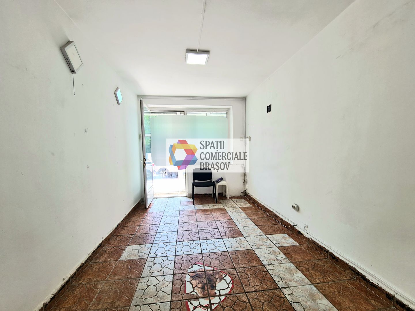 Spatiu comercial de închiriat cu vad Brașov - 55 mp # plus-imo.ro - Poză 3