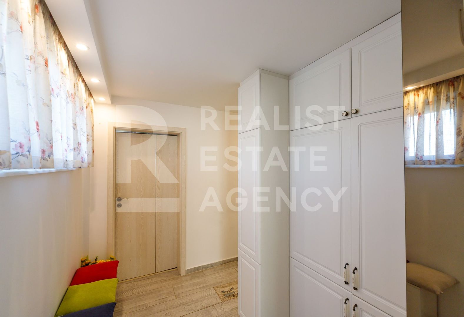 Vânzare, apartament cu 2 camere în zona Drumul Taberei - Poză 10