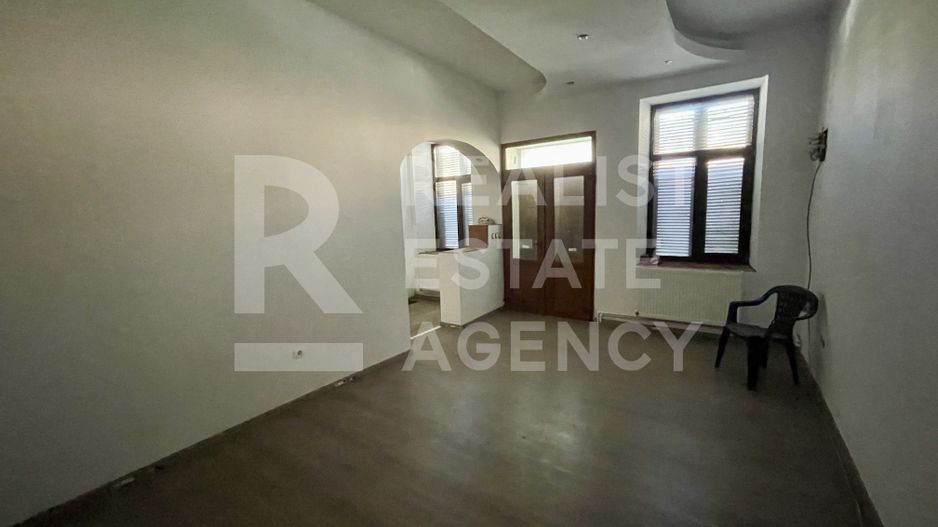 De vânzare – Clădire impresionantă, 11 camere, 9 dormitoare, Păcurari - Poză 20