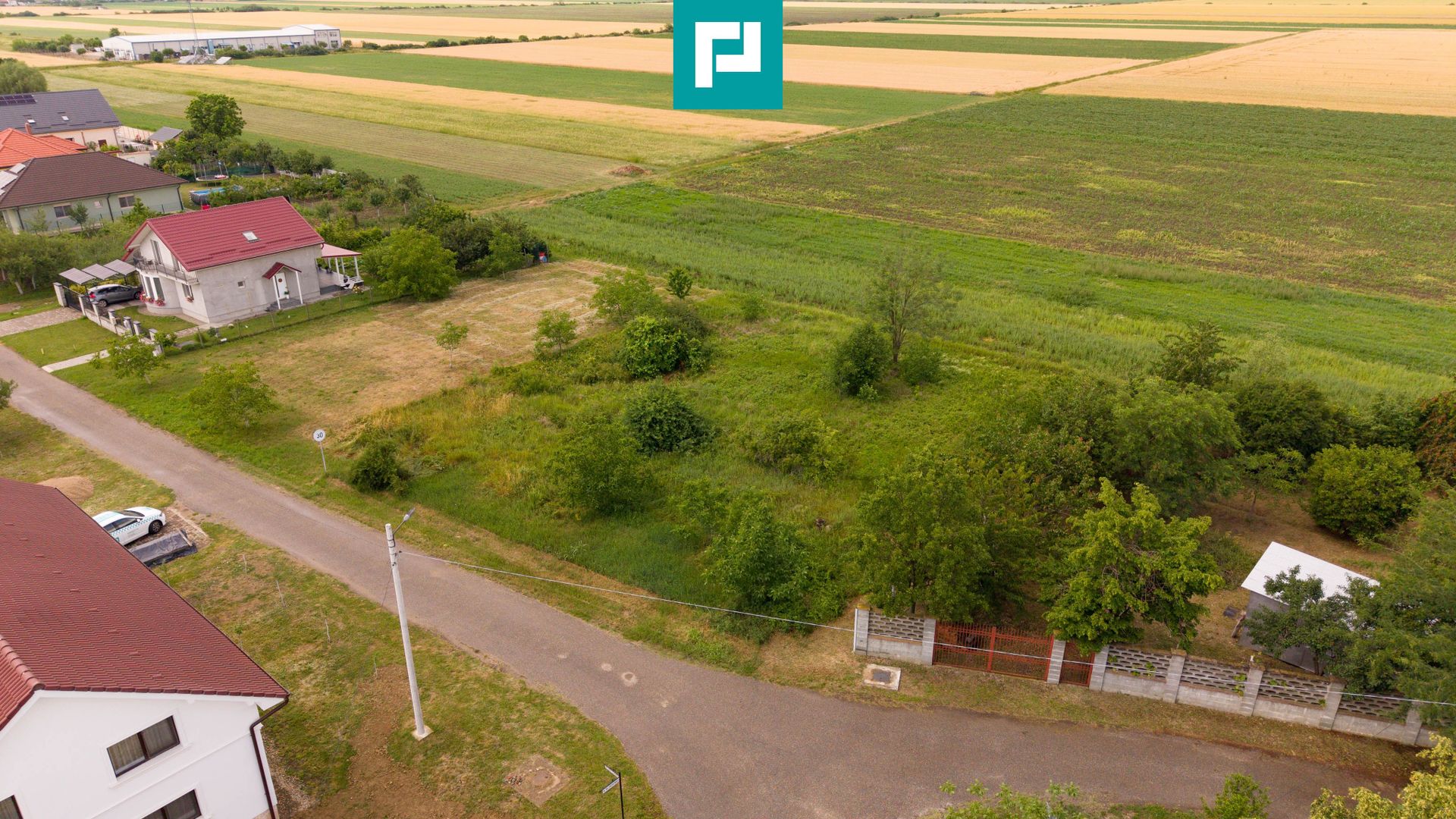 Teren intravilan de 602mp în Cicir, Vladimirescu - Poză 1