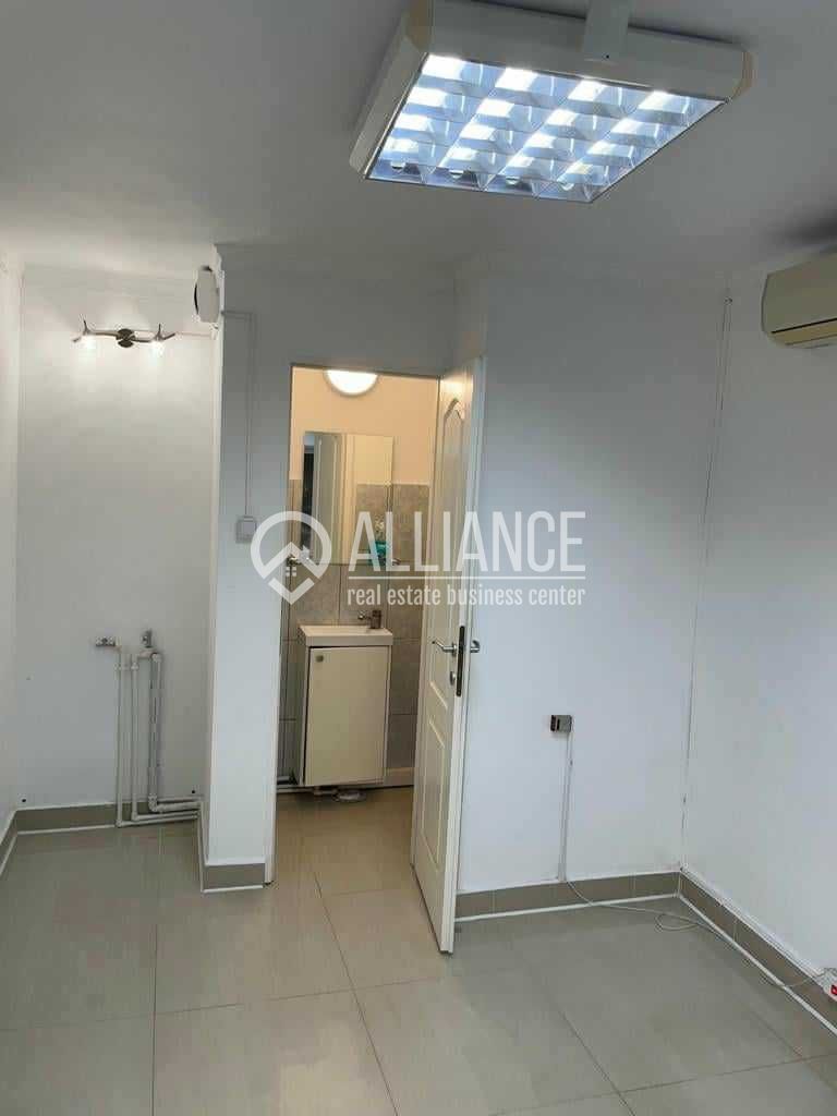 TROCADERO(cod04)-Spatiu birouri sau comercial -vad vitrina stradala - Poză 4