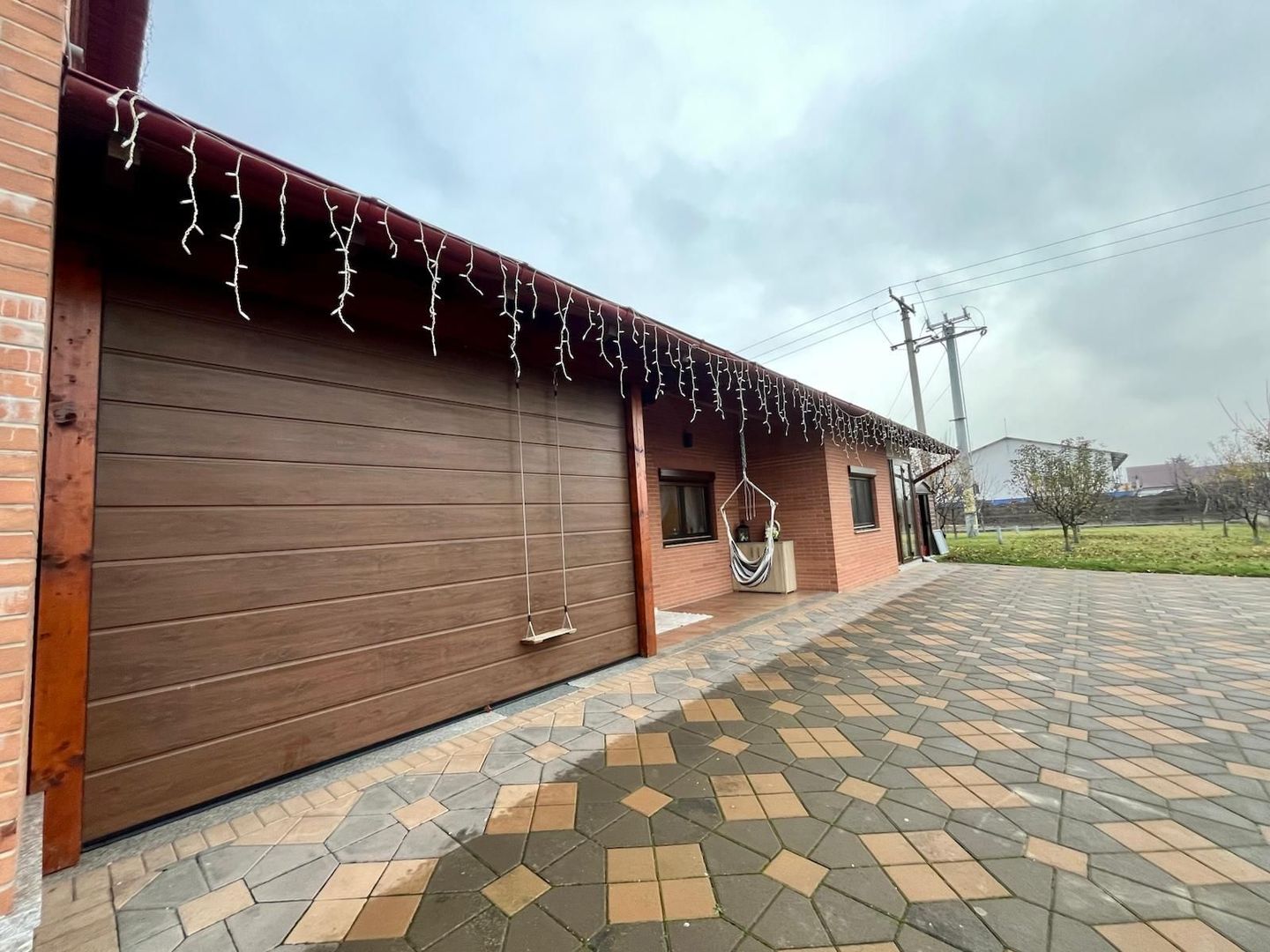 CASA COMPLET UTILATA SI MOBILATA MODERN CU GRADINA | 1100 MP |MARGINEA - Poză 42