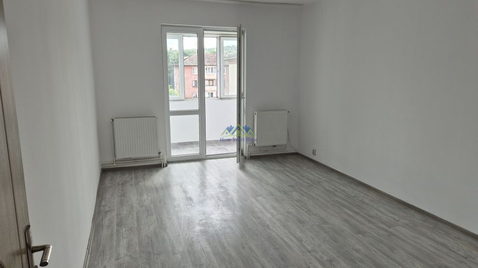 Vand Apartament 2 camere, zona Pietonala, et.3/3, st-45m, balcon, C.T. - Poză 4