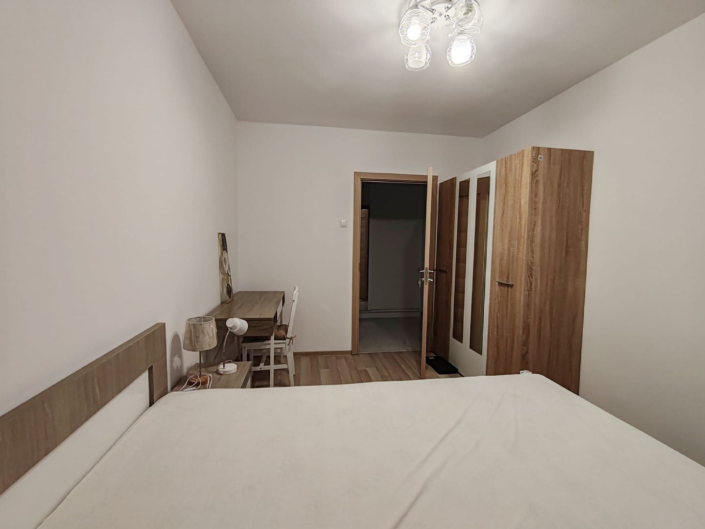 Apartament 2 camere decomandat 52 mp renovat Podu Ros 450 euro - Poză 6