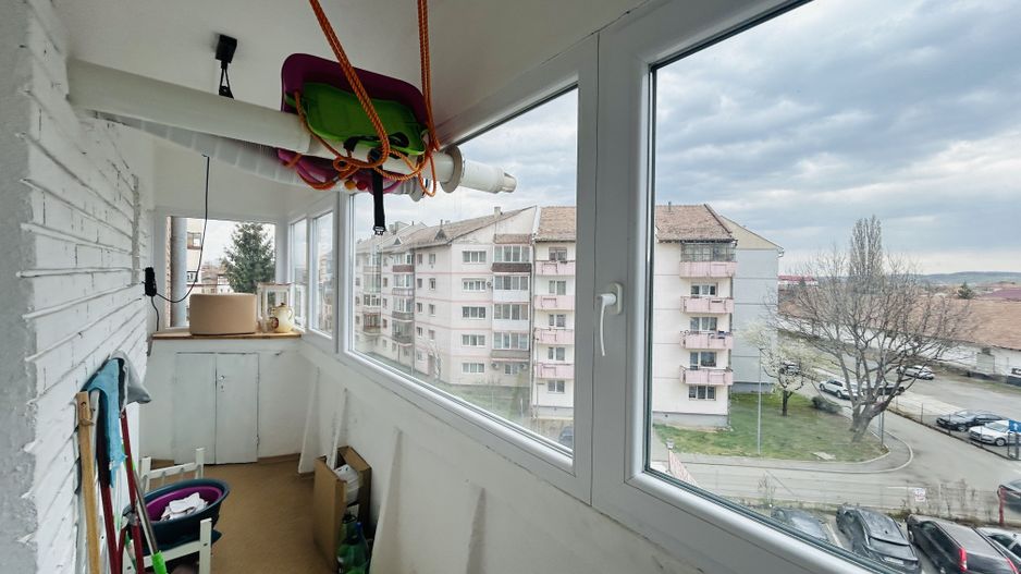 Apartament in zona centrala, la cheie, mobilat, utilat, et intermediar - Poză 16