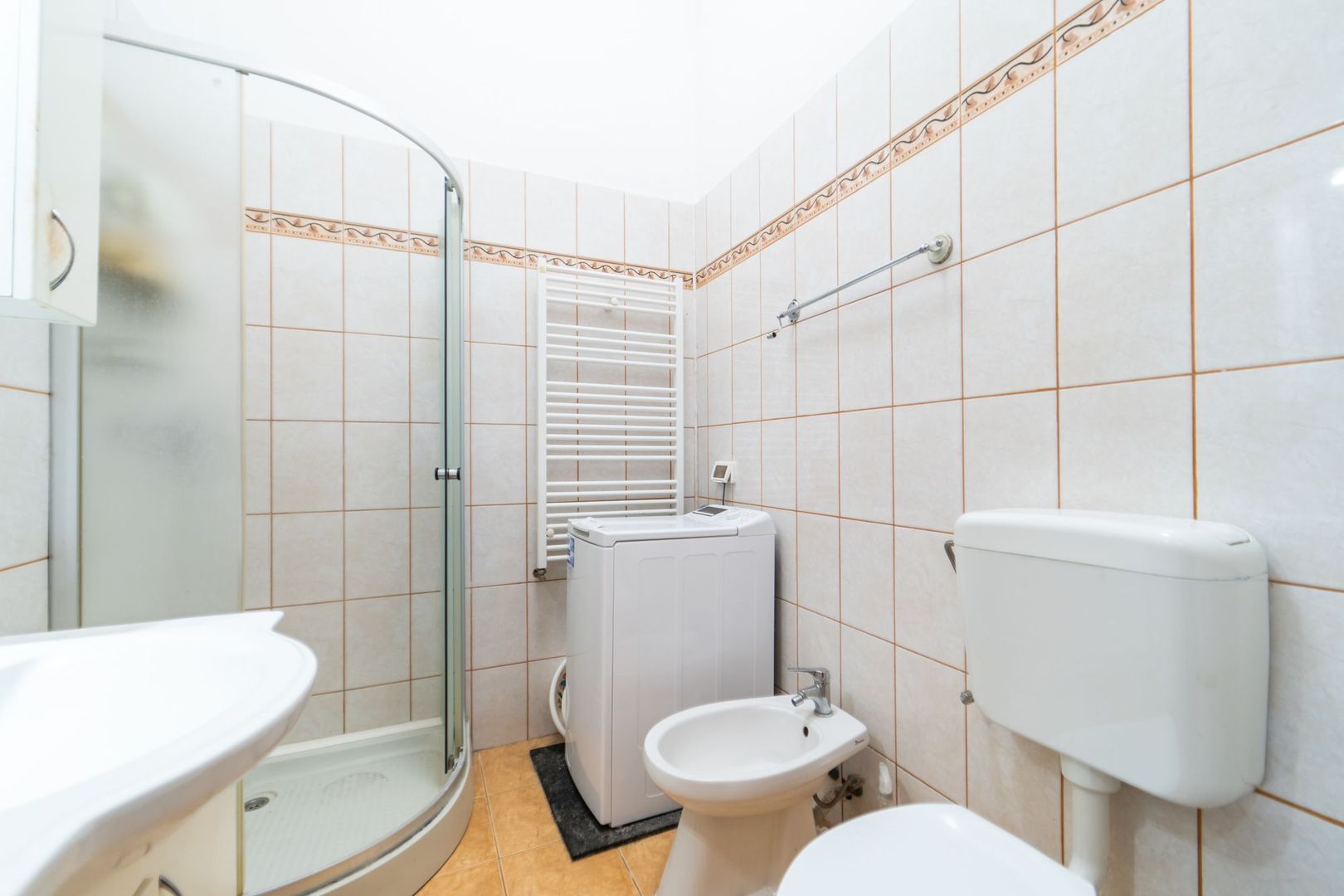 Apartament în Palatul Bohuș, lângă Teatrul de Stat. - Poză 10