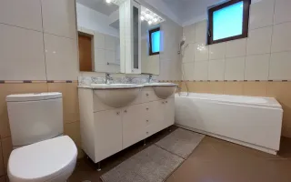 Vila spatioasa 6 dormitoare | gradina | Garaj - Poză 15