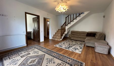 Jumatate de DUPLEX de vanzare