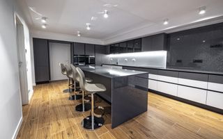 Vila 10 camere Soseaua Nordului | 6 bai | Curte proprie | 2 parcari - Poză 8