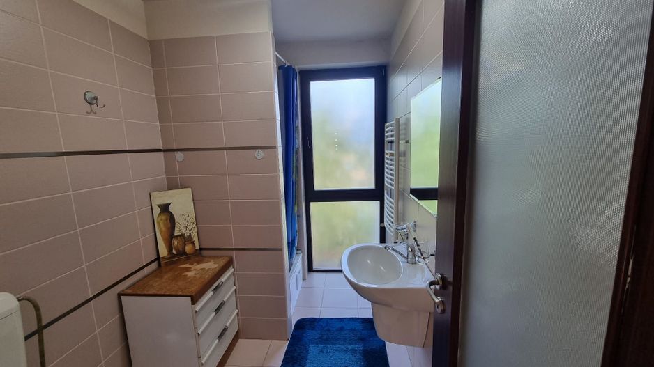 Vilă cu 4 camere de închiriat în zona Braytim cu piscina - Poză 21