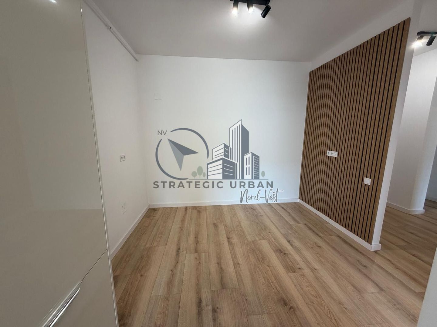 Apartament 3 camere,  parțial mobilat. Zona Eroilor Florești - Poză 3