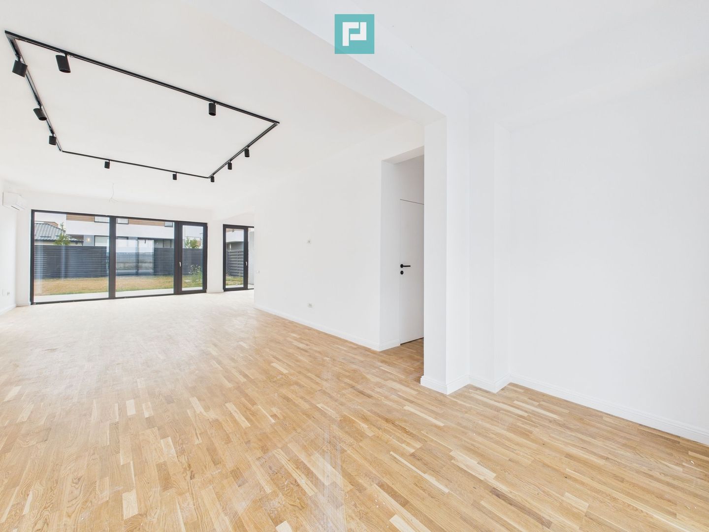 Casă în ansamblu rezidențial cu 5 camere, Tunari, aproape de oraș - Poză 17