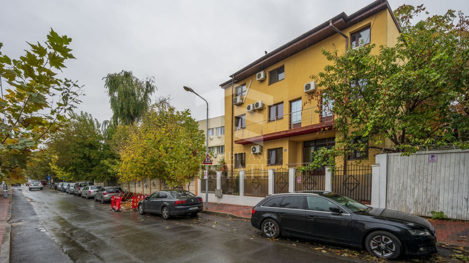 Casa Timpuri Noi 2010 P+1+M 220M - Poză 2