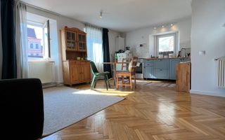 Apartament central – luminos și primitor | 2 dormitoare + living cu bucătărie - Poză 2