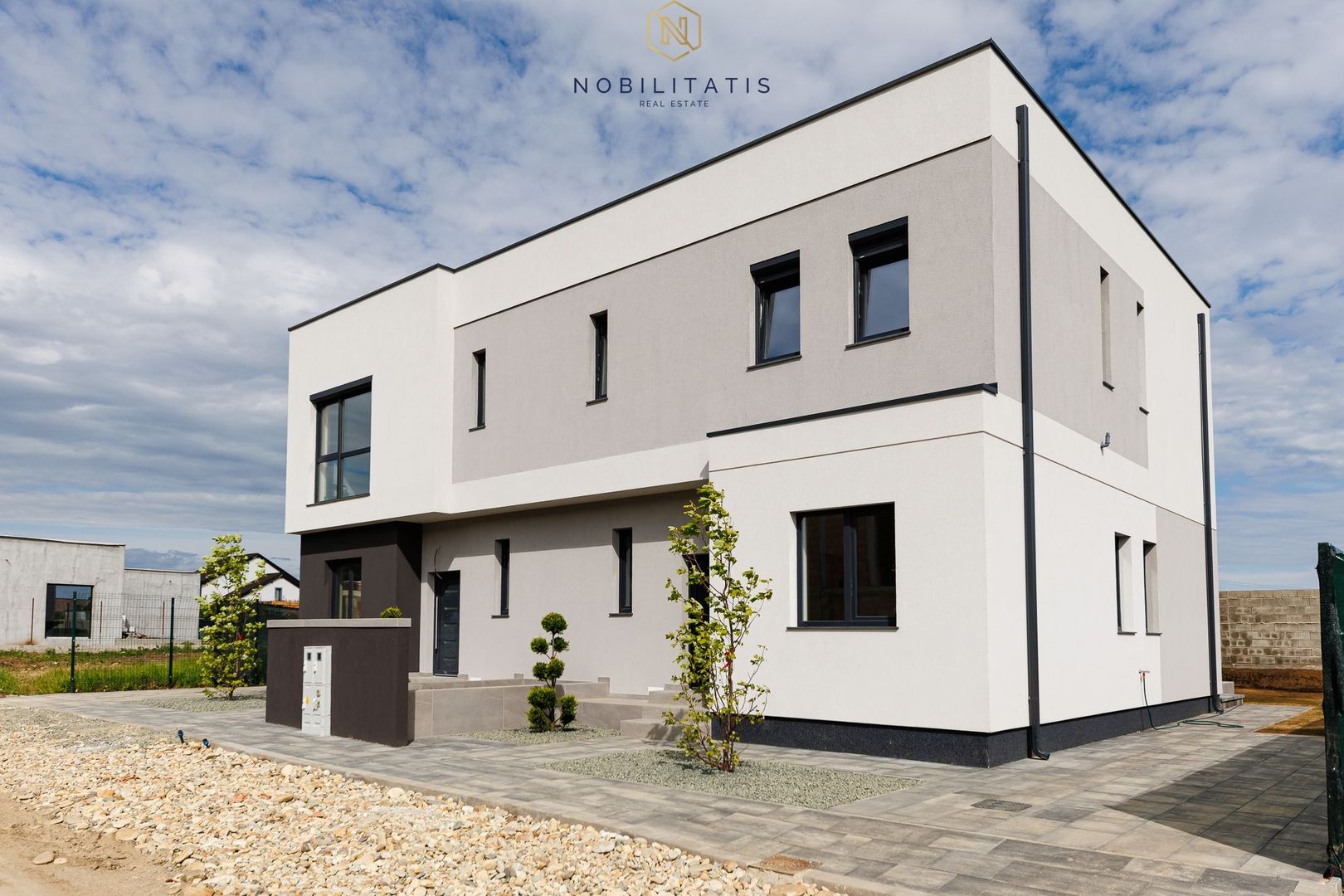 Duplex de vanzare la liziera padurii - 130 mp, 4 bai & 4 dormitoare - Poză 10