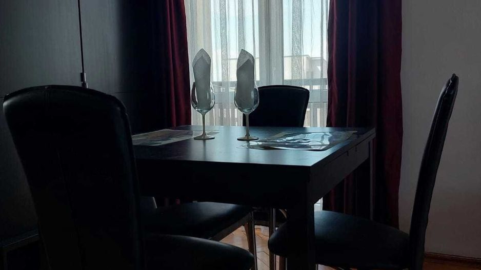 Închiriere Garsonieră 44 mp Bd. Unirii, Decomandată, 2 Balcoane, Pază - Poză 3