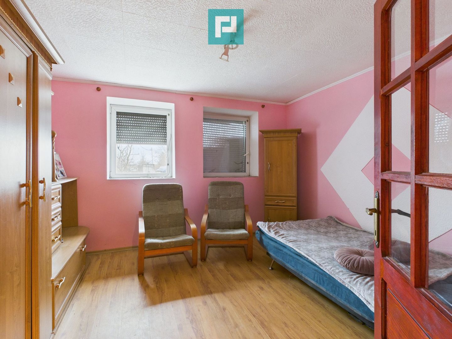 Casă cu 4 camere în Chișineu Criș - Poză 12