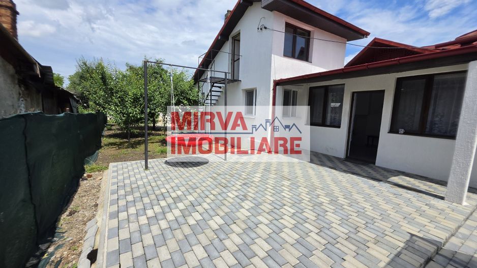 🏡 Casă renovată cu 6 camere, teren 557 mp – Berceni, Prahova - Poză 29