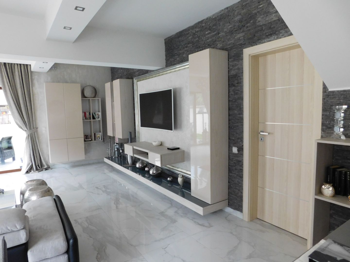 Casa moderna Cartier Dambu Rotund | La Cheie - Poză 2