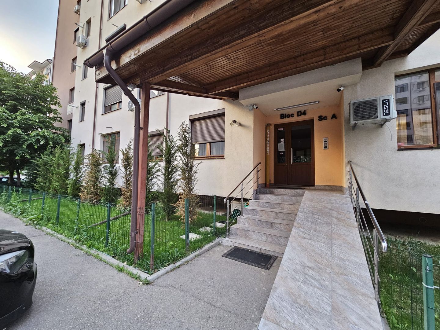 Apartament de vanzare 3 camere Cartierul Latin Prelungire Ghencea - Poză 4