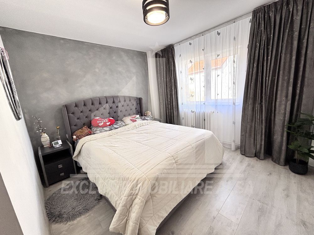 Apartament 3 camere, decomandat, zona Cetate-Liceul Sportiv - Poză 4